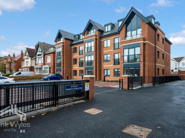 Flat for sale in St Annes, Lytham