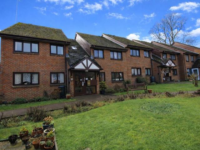 Flat for sale in Bolton Low Houses, Hampshire
