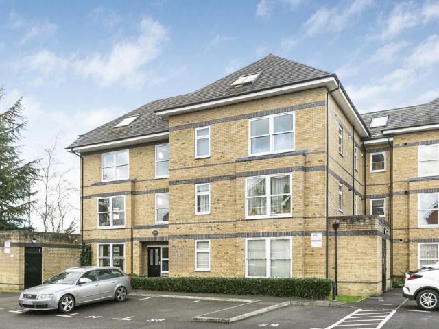 Flat for sale in Row Town, Surrey
