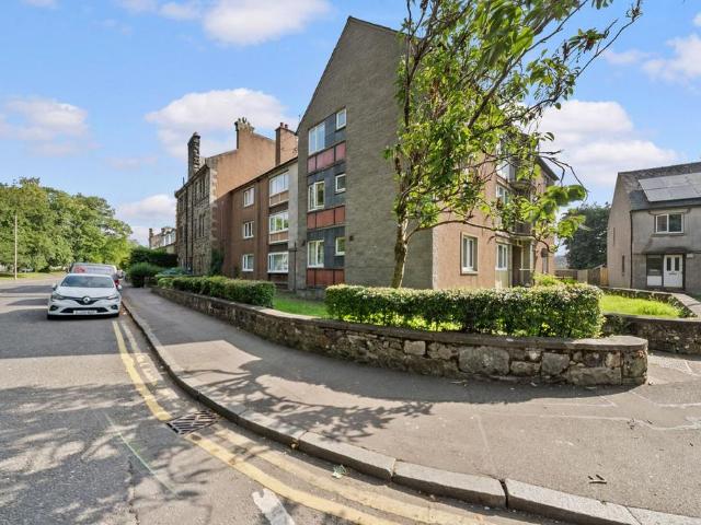 Flat for sale in Cambuskenneth, Scotland