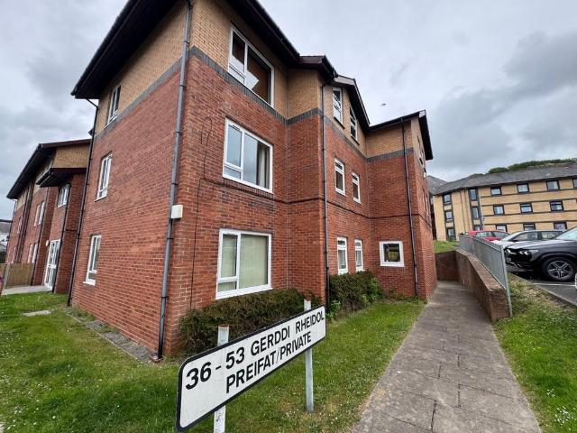 Flat for sale in Waun Fawr, Wales