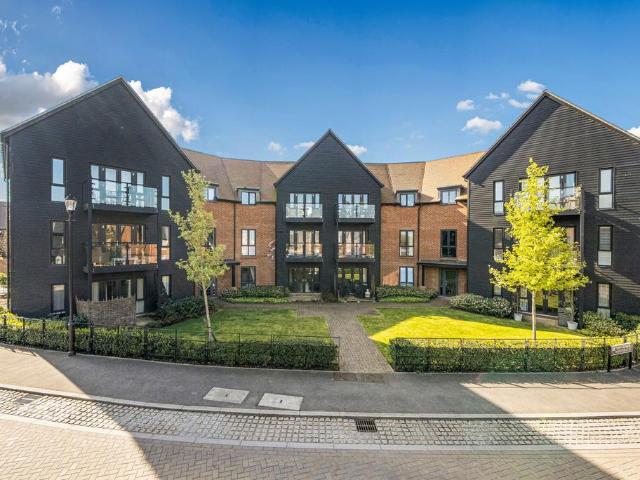Flat for sale in Henley-on-Thames, Berrick Salome