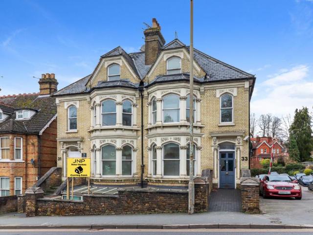 Flat for sale in Totteridge, Cressex