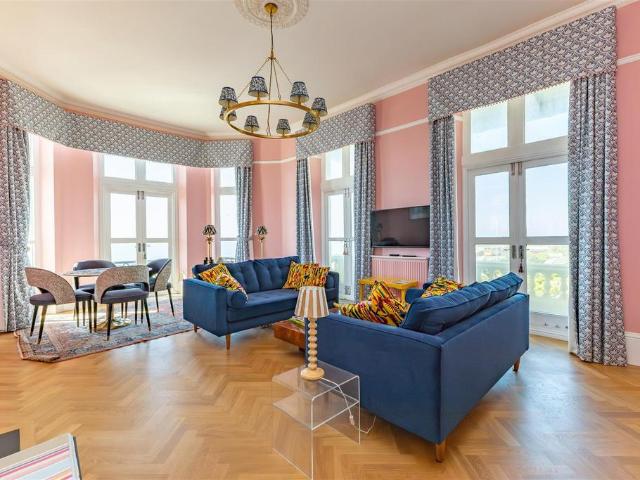 Flat for sale in Blacklands, Guestling Green