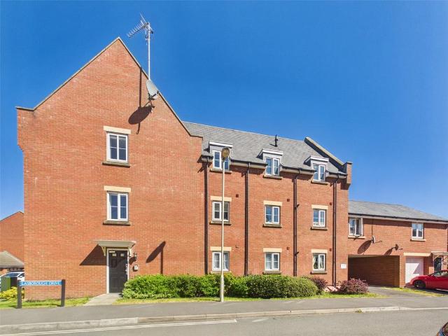 Flat for sale in Gloucester, Gloucestershire