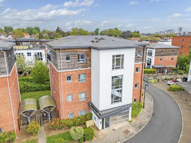 Flat for sale in Greater London