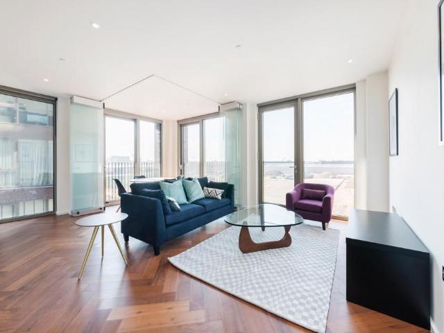 Flat for sale in Nine Elms, Greater London