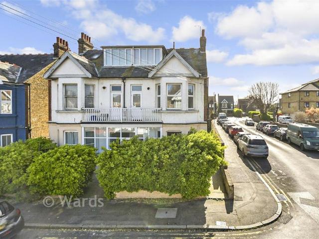 Flat for sale in Cliftonville West, Acol