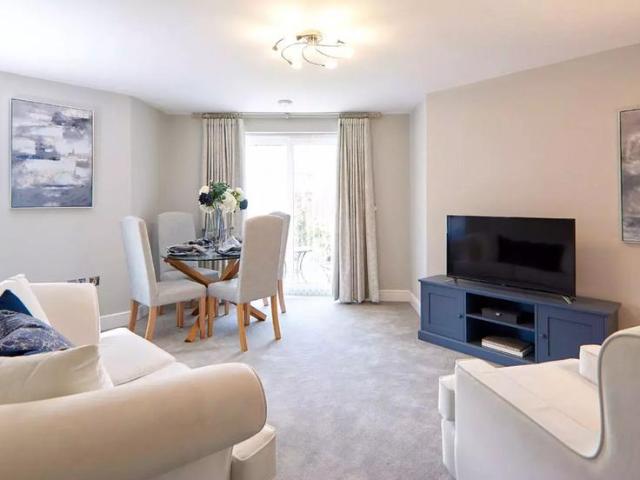Flat for sale in Handforth