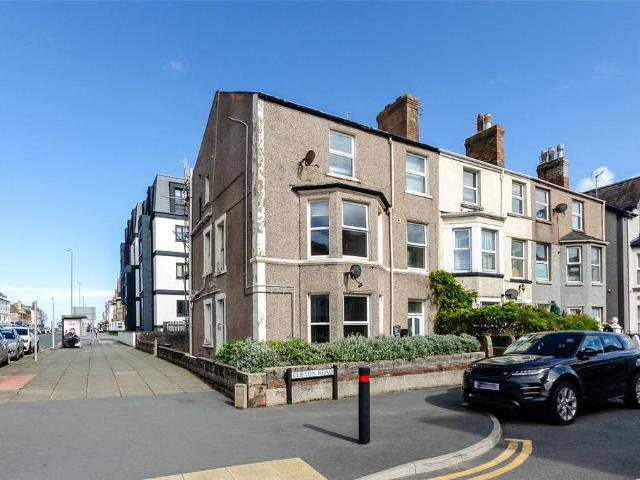 Flat for sale in Llandudno, Wales