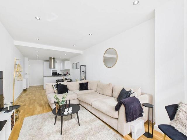 Flat for sale in St Helier, Greater London