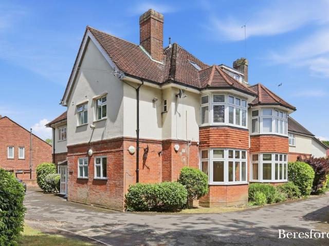 Flat for sale in Navestock Side, Essex