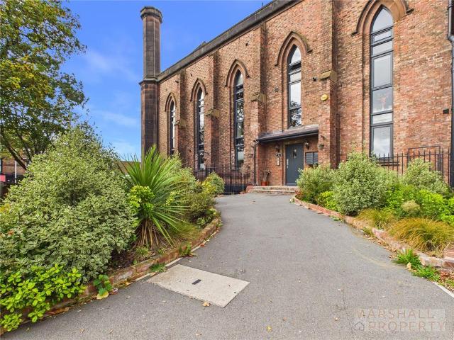 Flat for sale in Aigburth, Liverpool