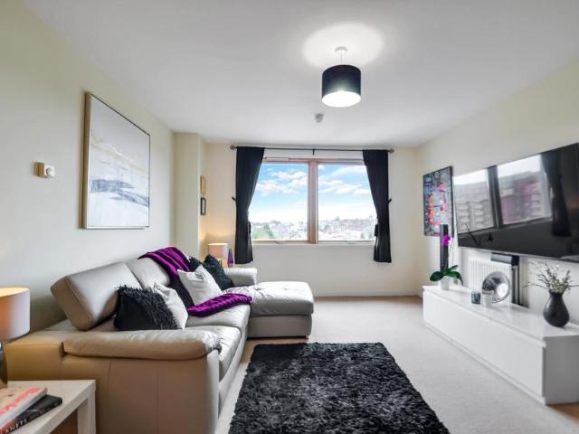 Flat for sale in Reading