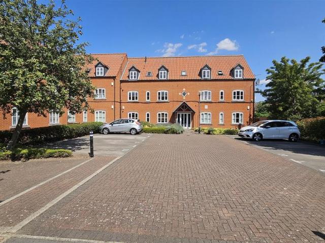 Flat for sale in Barton In Fabis, East Midlands