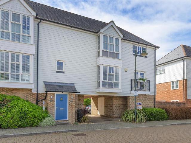 Flat for sale in Bourne Vale, Kent