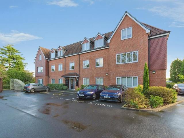 Flat for sale in Walmley, Birmingham