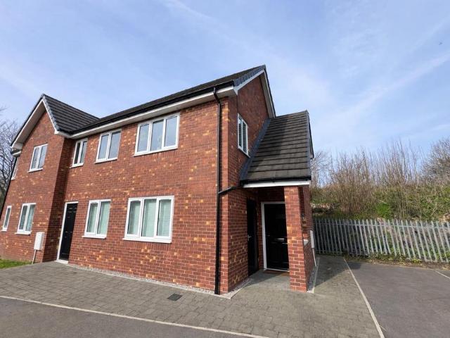Flat for sale in Mosley, Trafford Park