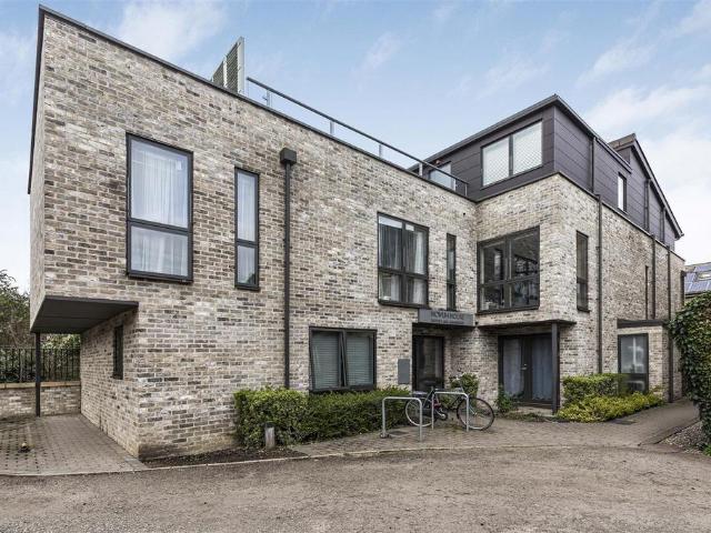 Flat for sale in Chesterton, Arbury