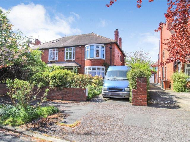 Flat for sale in West Park, West Yorkshire