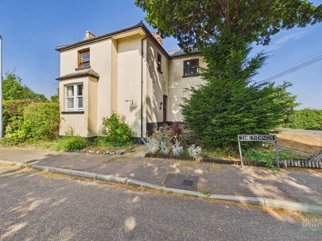 Flat for sale in Burgh St Peter, Norfolk