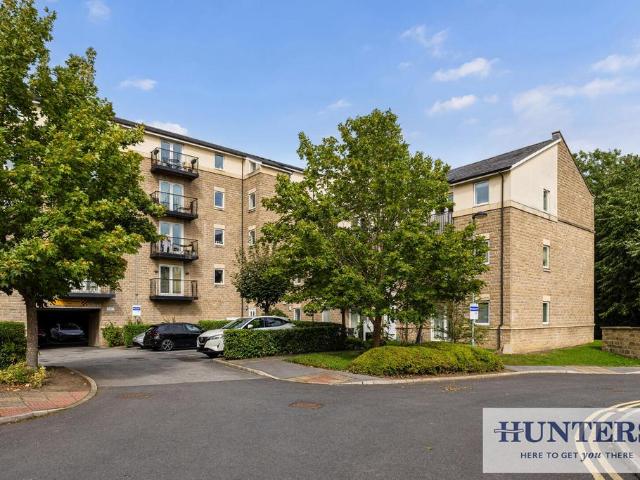 Flat for sale in Horsforth, West Yorkshire