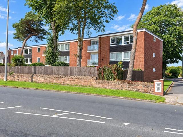Flat for sale in Landican, Thingwall