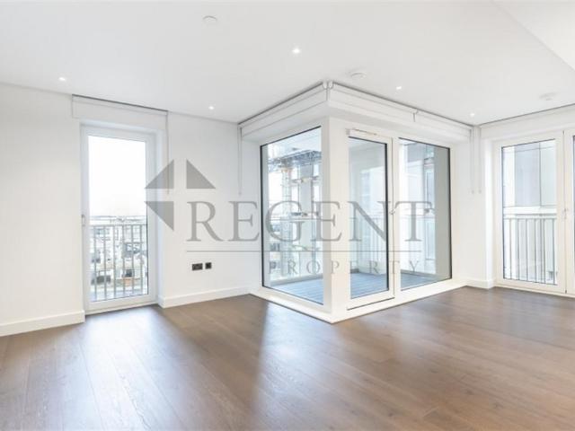 Flat for sale in Shepherd's Bush, Greater London