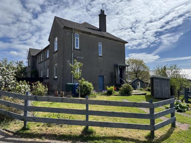 Flat for sale in Lochgilphead, Scotland