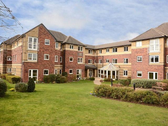 Flat for sale in Primley Park, Alwoodley