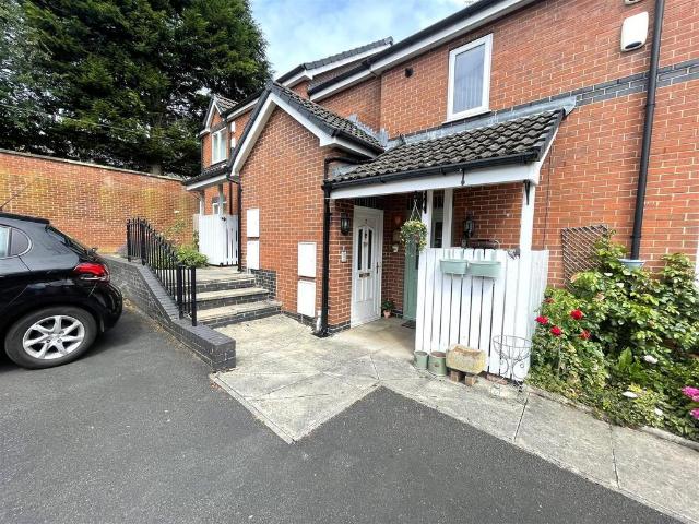 Flat for sale in Trafford Park, Greater Manchester