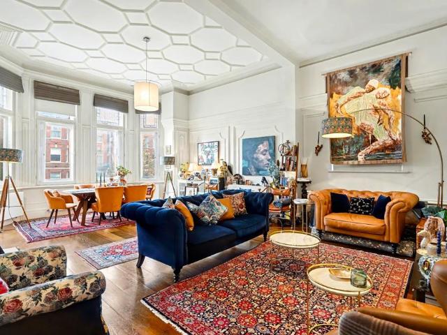 Flat for sale in West Hampstead, Greater London