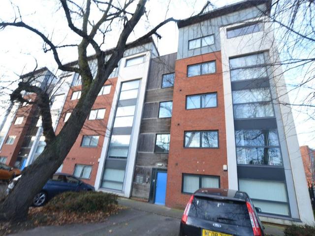 Flat for sale in Bootle, Sefton