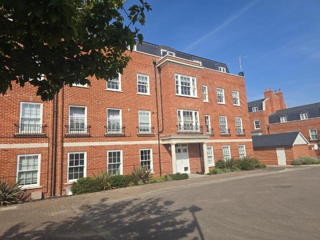 Flat for sale in Chedburgh, Suffolk