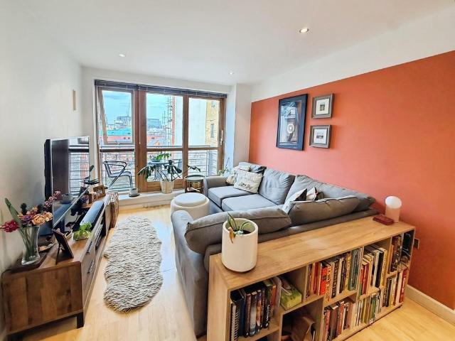 Flat for sale in West Yorkshire
