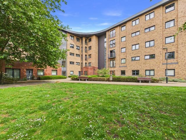 Flat for sale in Huntingdon