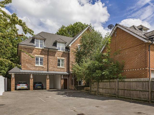 Flat for sale in West Oxford, The Slade