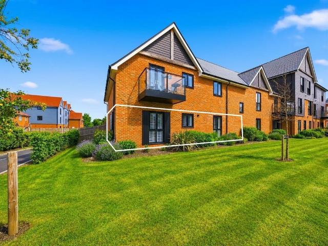 Flat for sale in Herne and Broomfield, The Bridge