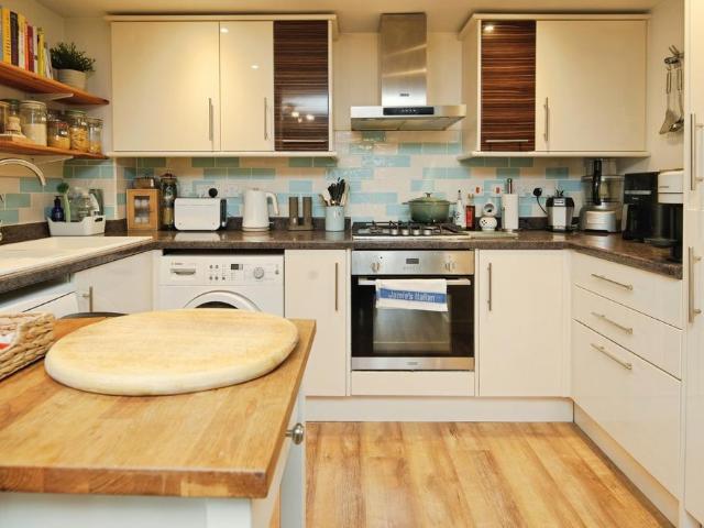 Flat for sale in Fishersgate, West Sussex