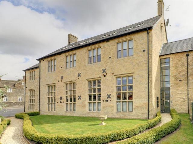 Flat for sale in Malmesbury, Wiltshire