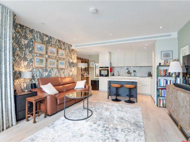 Flat for sale in Kennington Cross, Greater London