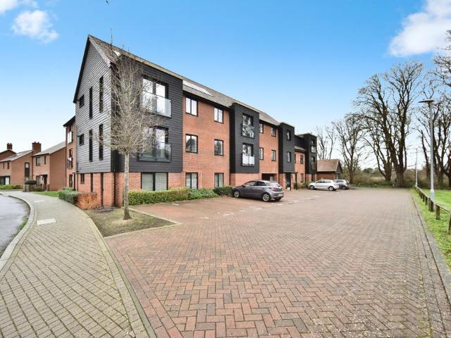 Flat for sale in Leybourne, Bourne Vale