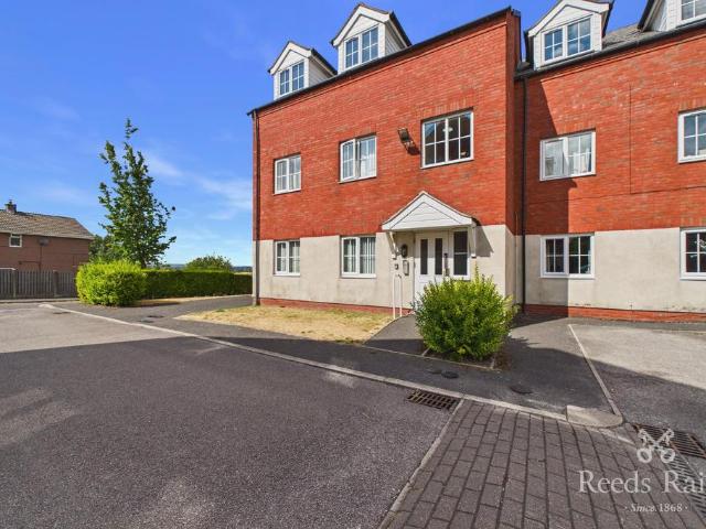 Flat for sale in Brackenfield, East Midlands