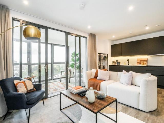 Flat for sale in Croydon, Broad Green