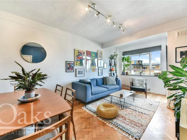 Flat for sale in Streatham Hill, Greater London