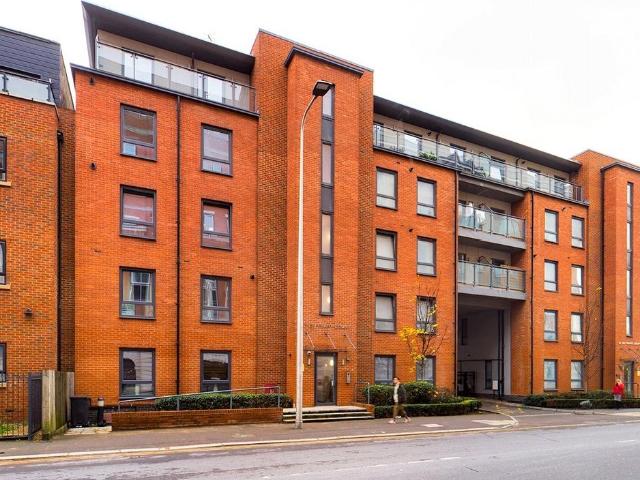 Flat for sale in Reading