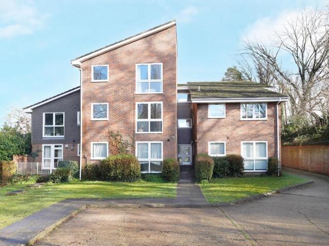 Flat for sale in London Borough of Croydon, Upper Norwood
