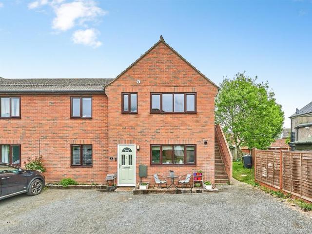 Flat for sale in Pleasant Valley, Duton Hill