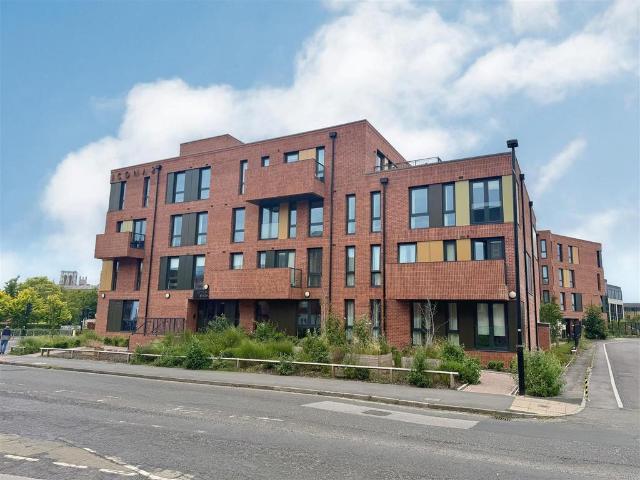 Flat for sale in High Field, York