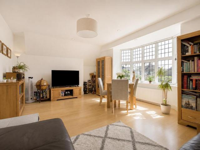 Flat for sale in London Borough of Bromley, Greater London